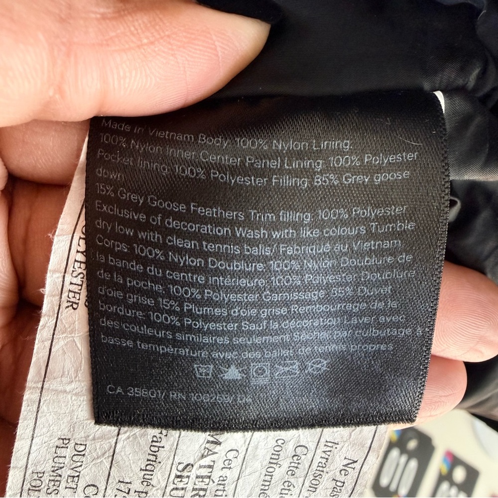 lululemon Athletica Black pack it down jacket. Size 8 - Picture 7 of 7